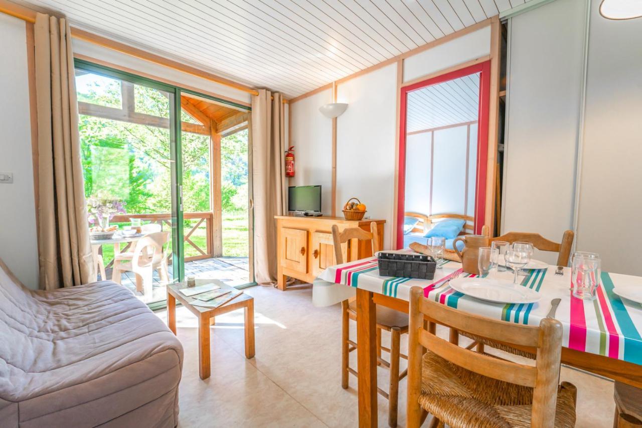 Les Chalets De Booz Saint-Germain-du-Teil Zewnętrze zdjęcie